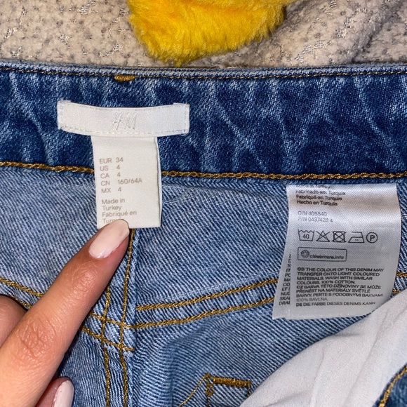 H&M Straight Leg Jeans Size 4 - Picture 2 of 3